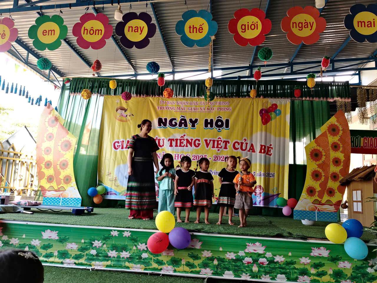 bé 57 58 phụ huynh