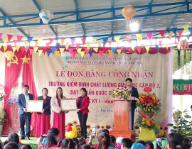Lễ đón Bằng Công nhận trường Đạt chuẩn Quốc gia mức độ 1